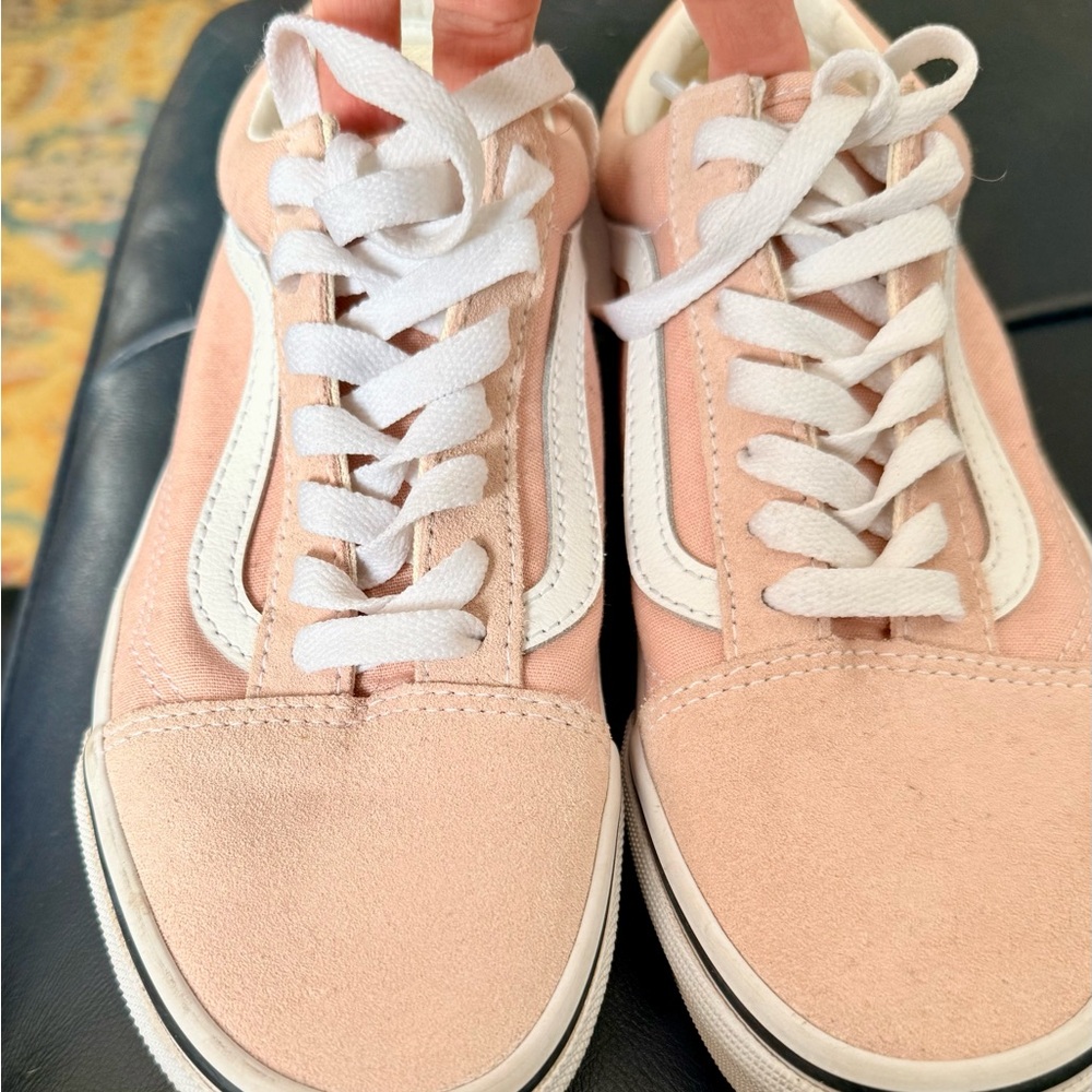 Vans Low-Top Suede Sneakers - Pink & White